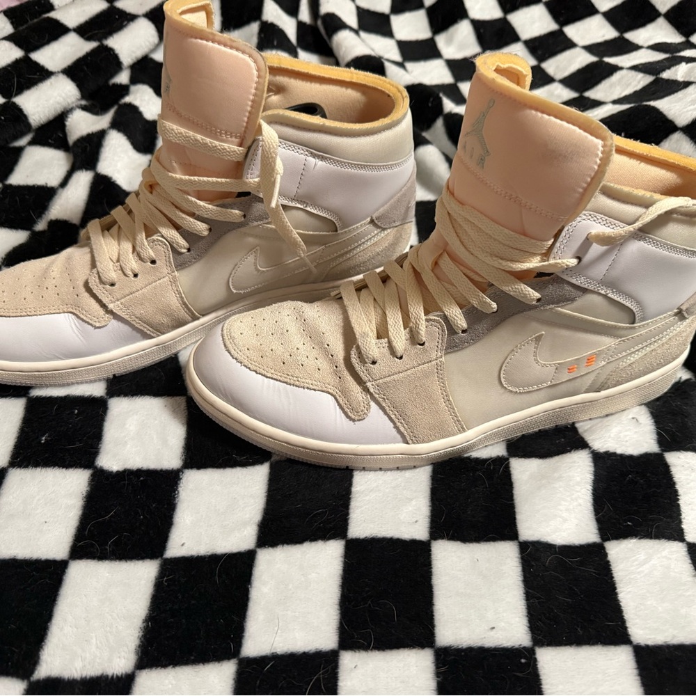 Jordan Sneakers in Cream and Tan